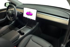 Tesla Model Y bild 15