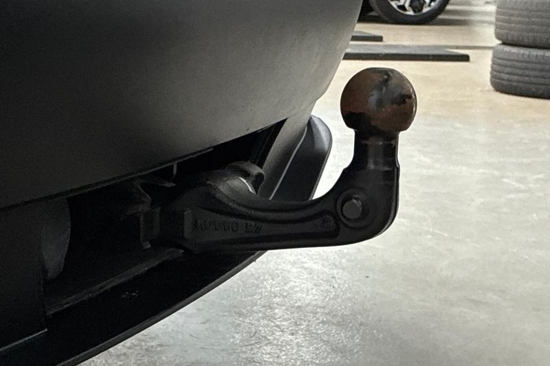 Tesla Model Y bild 25