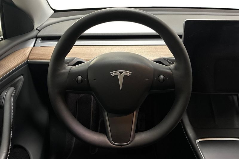 Tesla Model Y bild 16