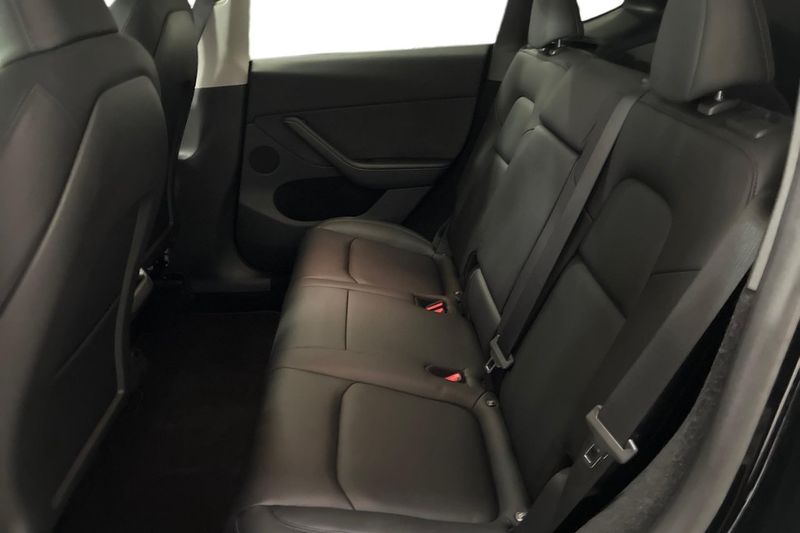 Tesla Model Y bild 14
