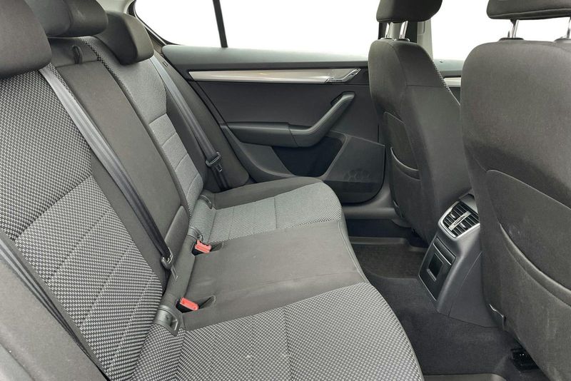 Skoda Octavia bild 8