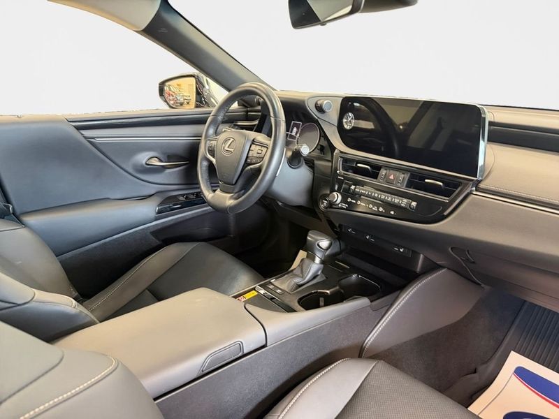 Lexus ES bild 24