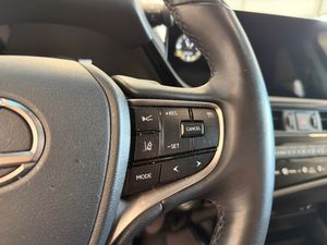 Lexus ES bild 17