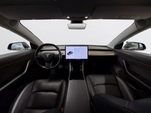 Tesla Model 3 bild 10