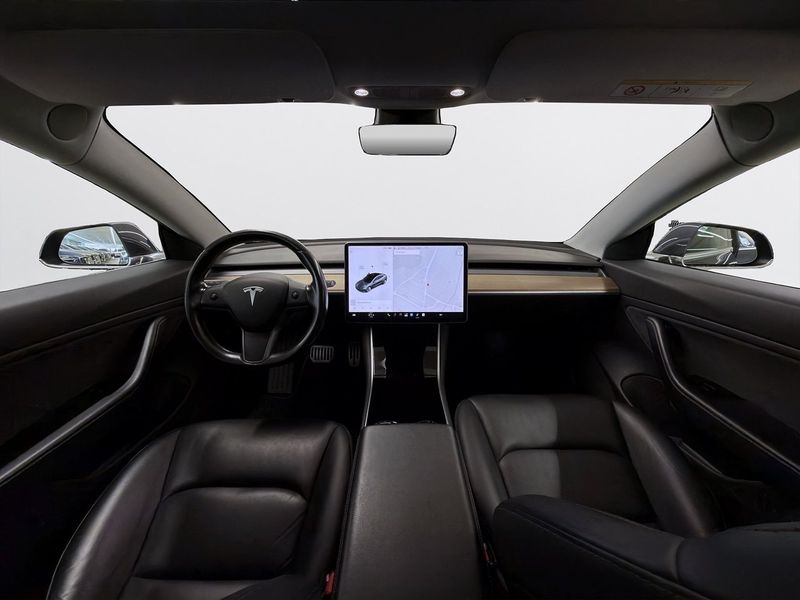 Tesla Model 3 bild 10