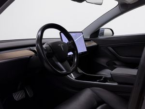 Tesla Model 3 bild 13