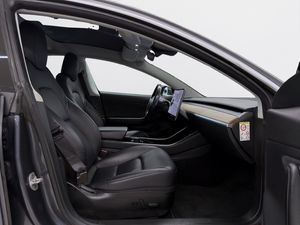 Tesla Model 3 bild 11