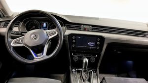 Volkswagen Passat bild 11