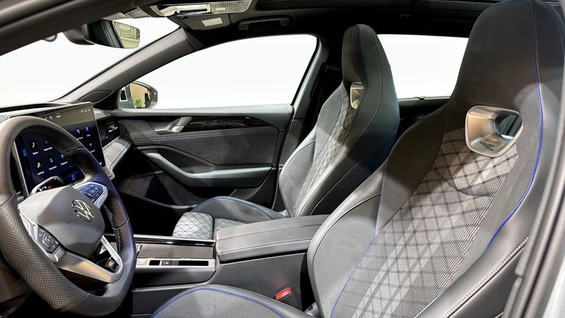 Volkswagen Passat bild 8