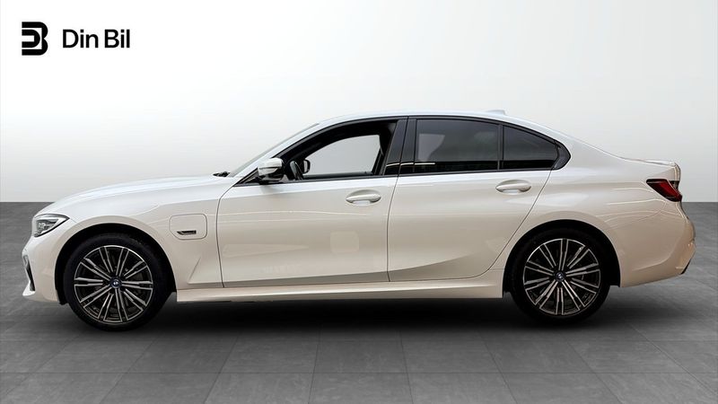 BMW 330 bild 2