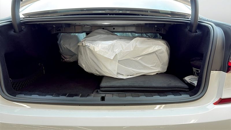 BMW 330 bild 12