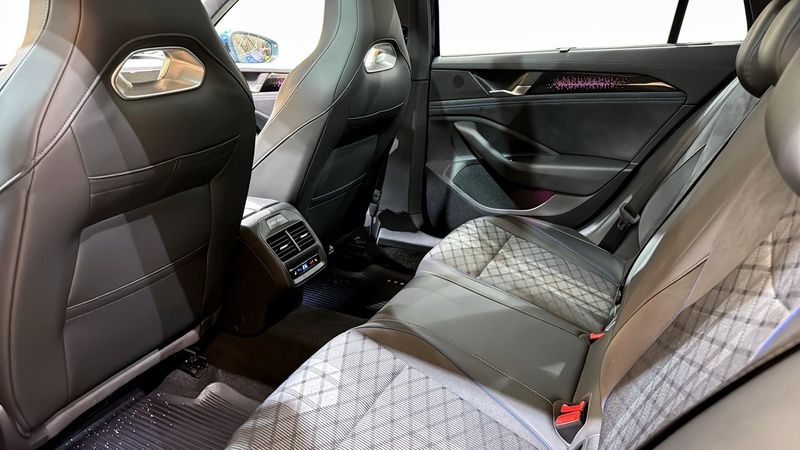 Volkswagen Passat bild 12