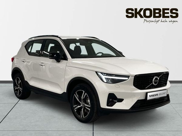 Volvo XC40 B4 FWD Bensin Plus Dark - 2026