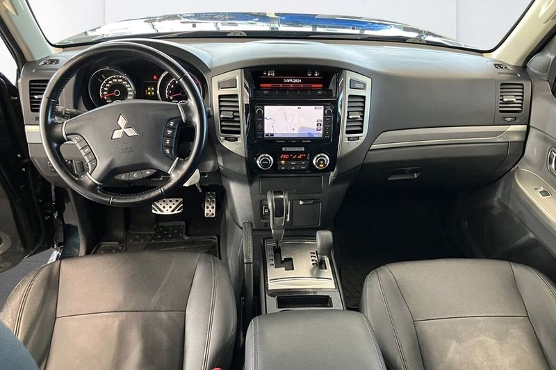 Mitsubishi Pajero bild 14