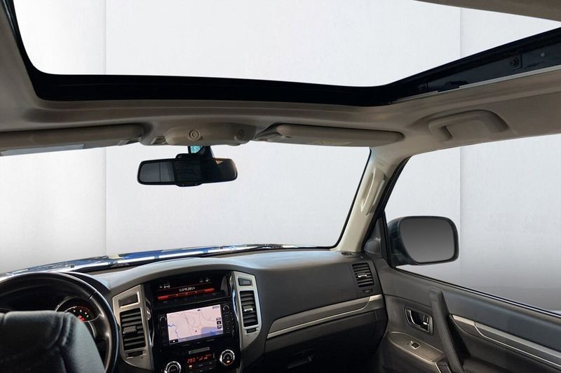 Mitsubishi Pajero bild 12