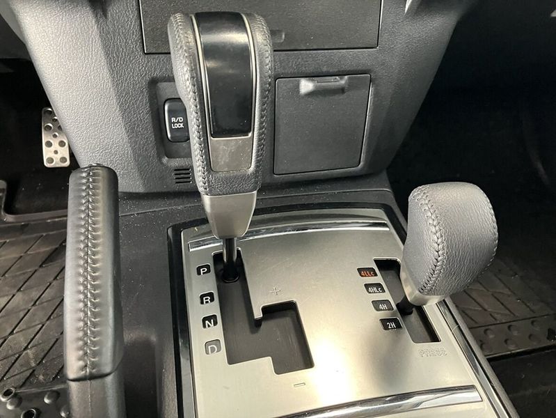 Mitsubishi Pajero bild 16