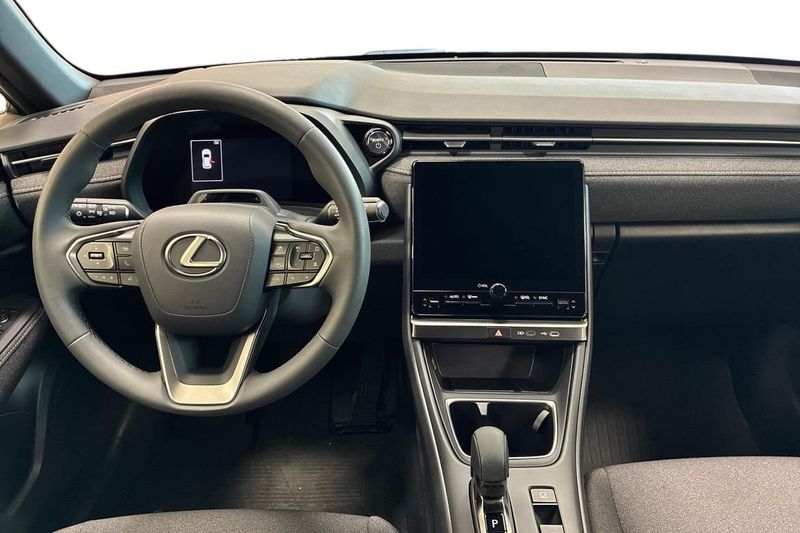 Lexus LBX bild 8