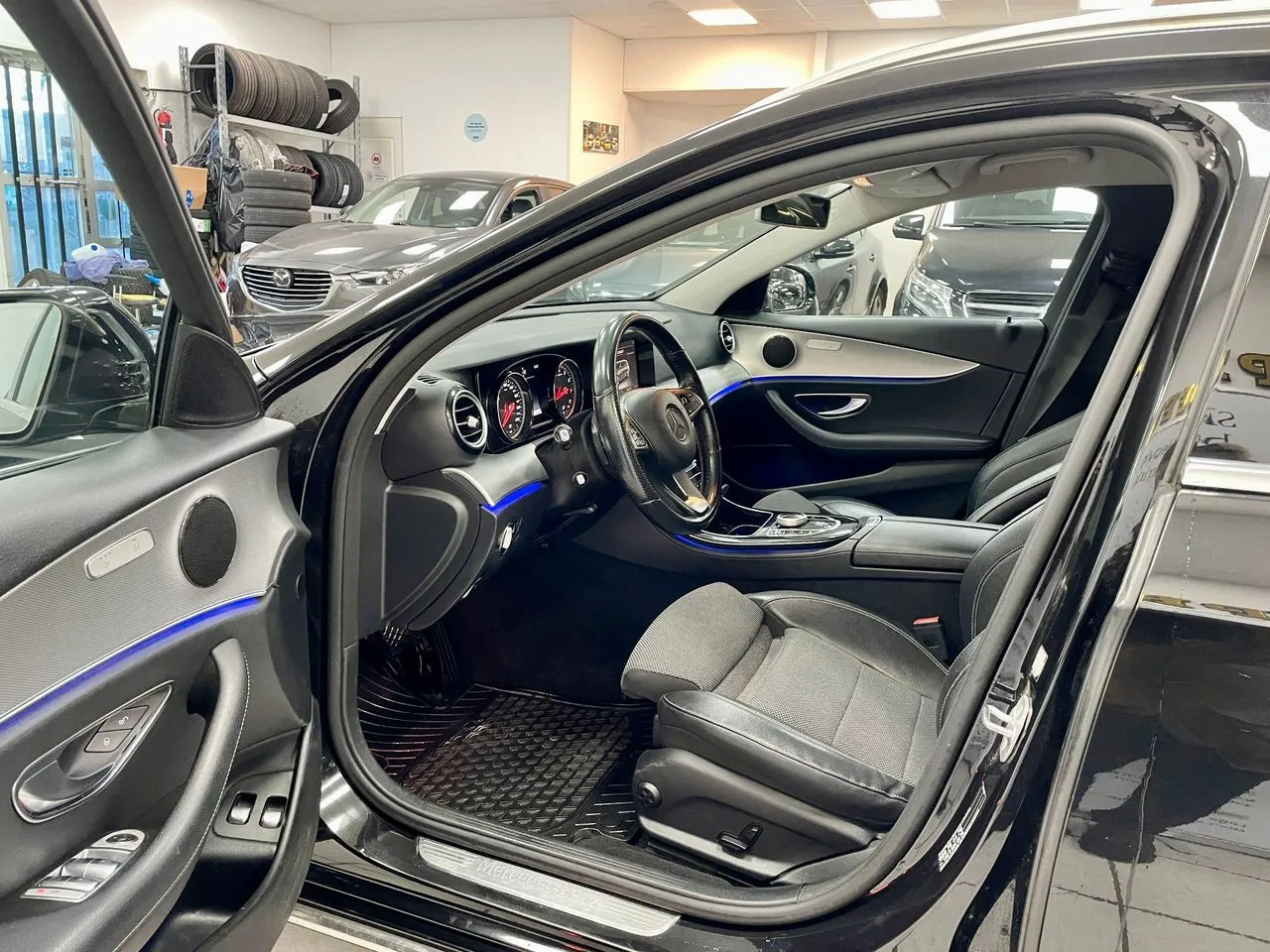 Vehicle image 17