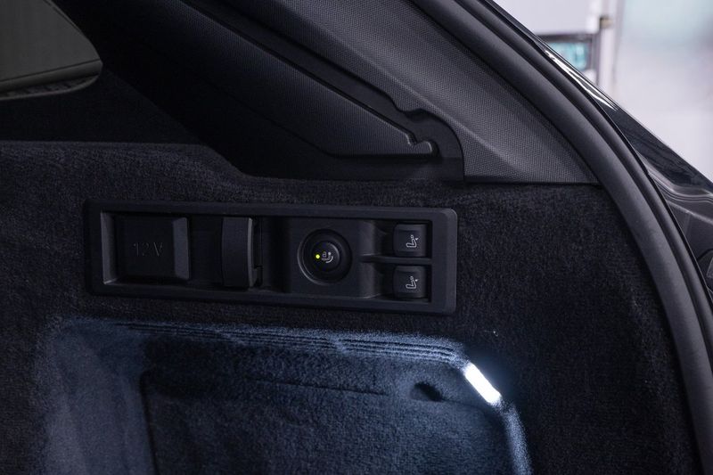 BMW 330 bild 8