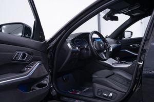 BMW 330 bild 9