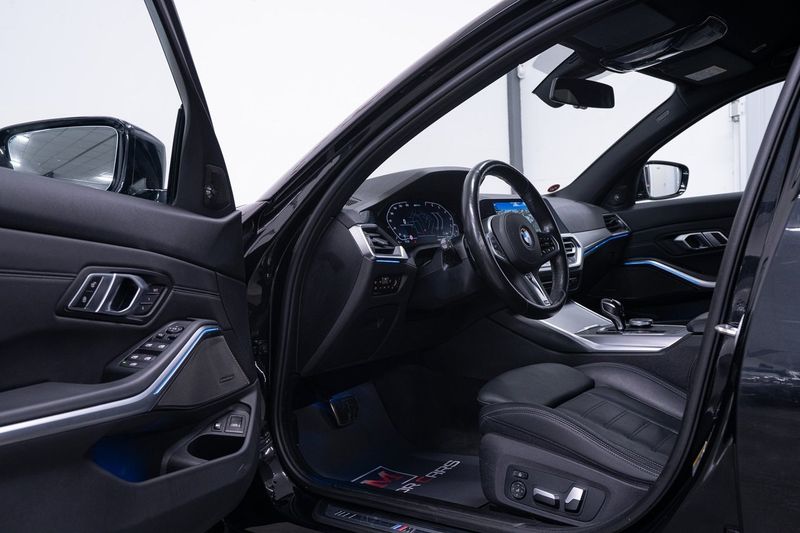 BMW 330 bild 9