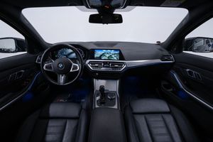 BMW 330 bild 18