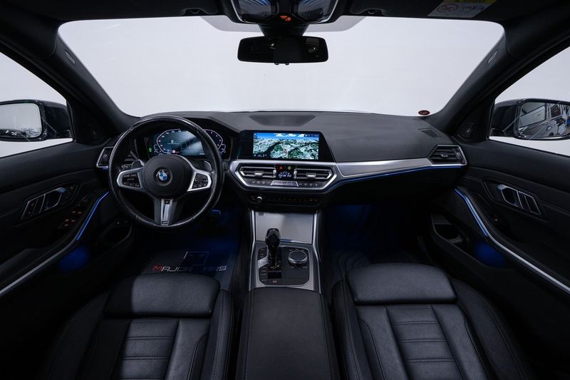 BMW 330 bild 18