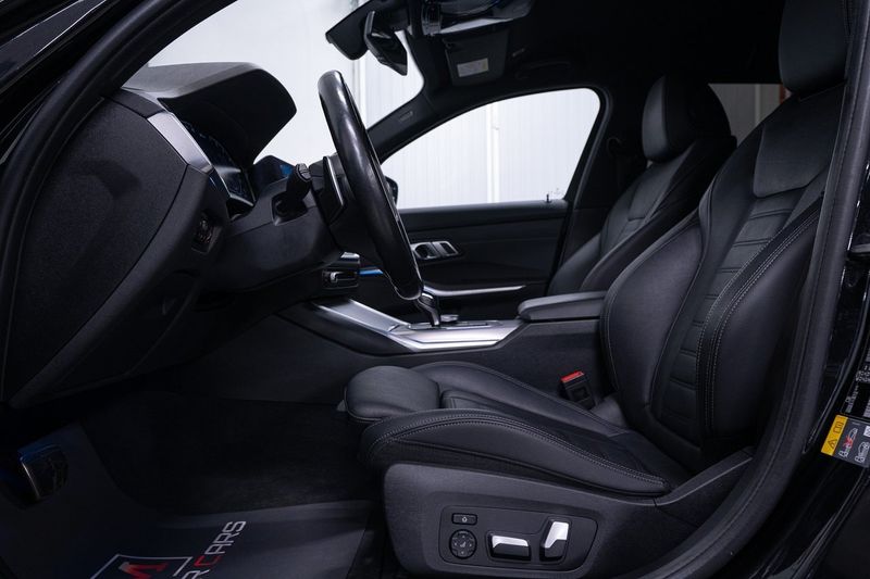BMW 330 bild 12