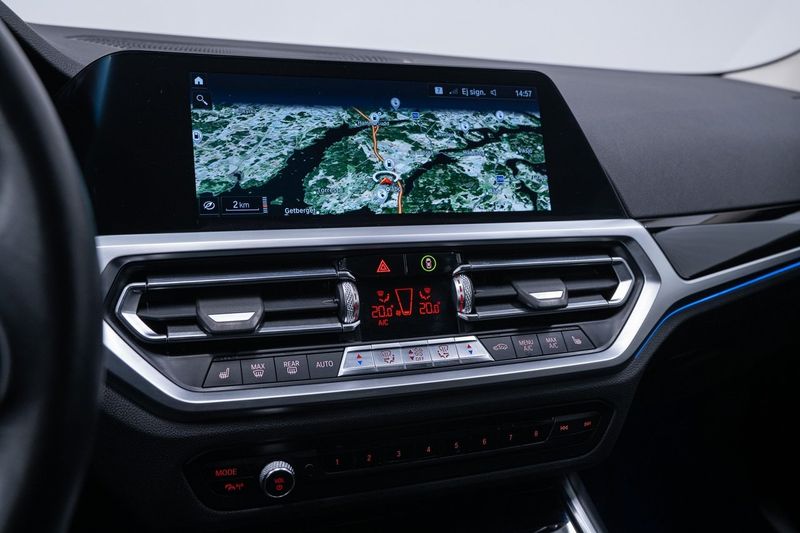 BMW 330 bild 17