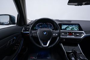BMW 330 bild 13