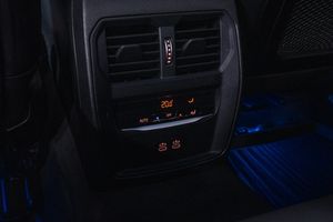 BMW 330 bild 10