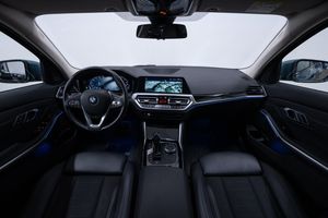 BMW 330 bild 12