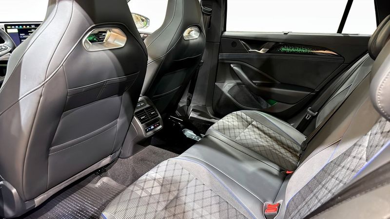Volkswagen Passat bild 12