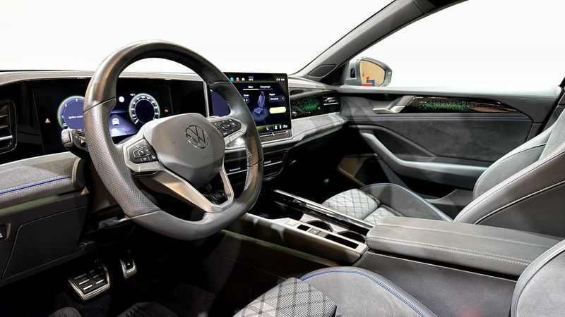 Volkswagen Passat bild 7