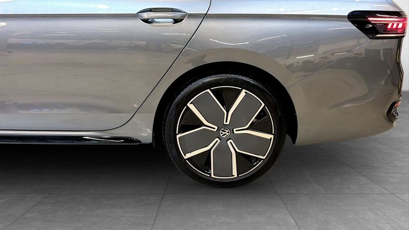 Volkswagen Passat bild 6