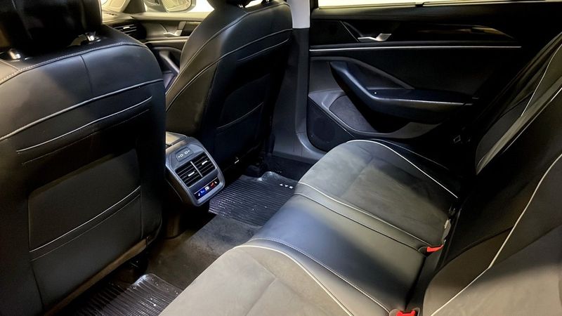 Volkswagen Passat bild 11