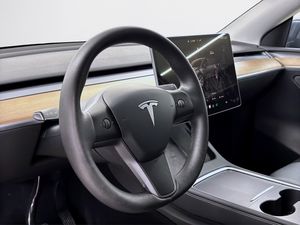 Tesla Model Y bild 9