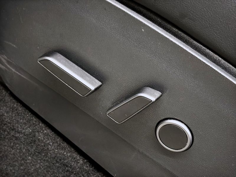 Tesla Model Y bild 12