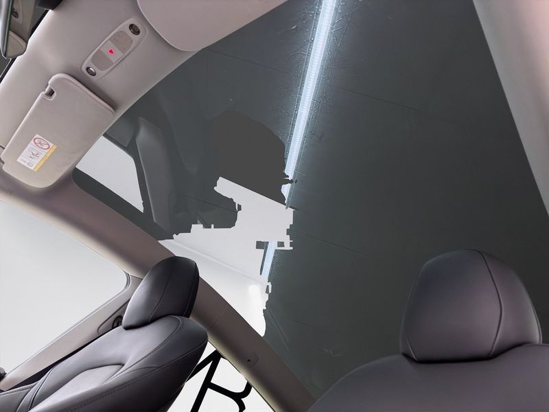 Tesla Model Y bild 15