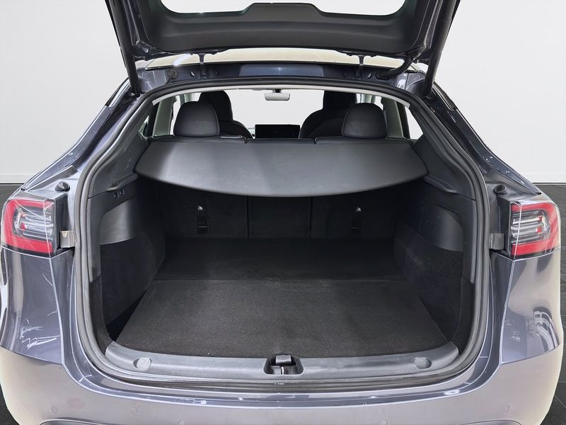 Tesla Model Y bild 14