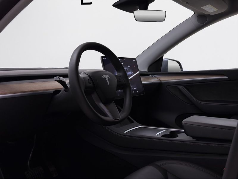 Tesla Model Y bild 9