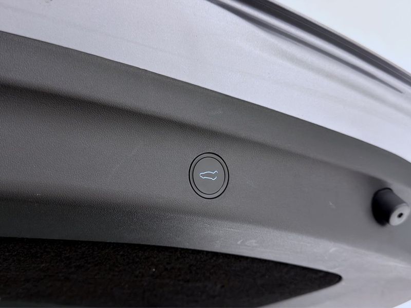 Tesla Model Y bild 17