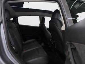 Tesla Model Y bild 10