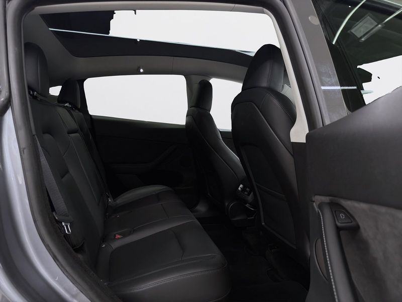 Tesla Model Y bild 10
