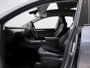 Tesla Model Y bild 8