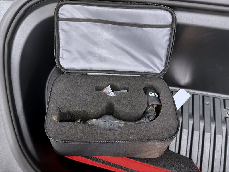 Tesla Model Y bild 18