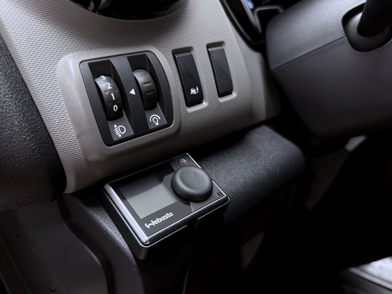 Nissan NV300 bild 9