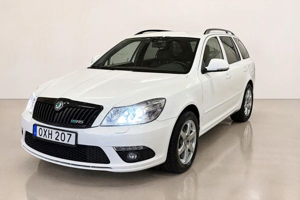 Skoda Octavia Kombi RS 2.0 TSI RS Euro 5 - 2011
