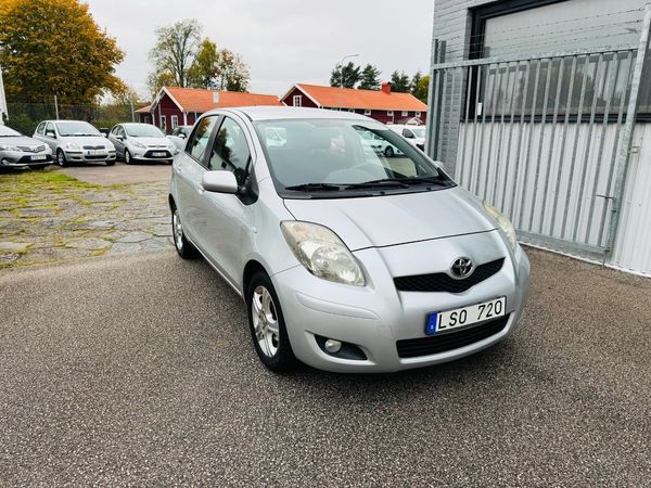 Toyota Yaris 1.33 VVT-I 99HK DUAL 5-D / 13200Mil - 2011