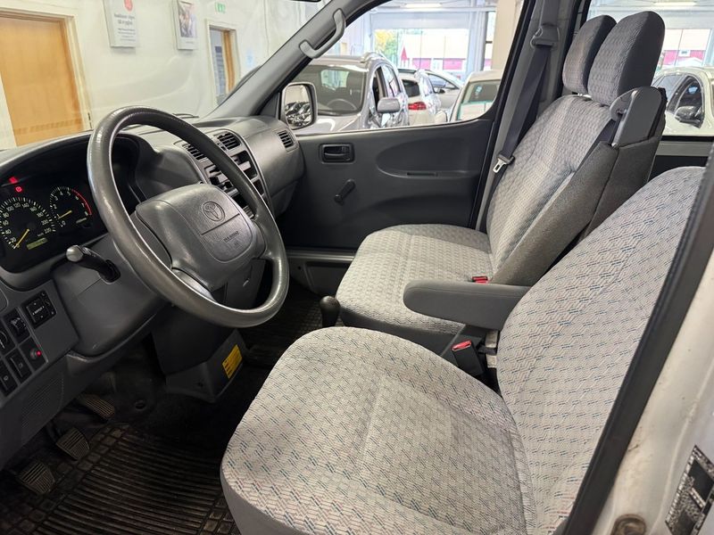 Toyota Hiace bild 21